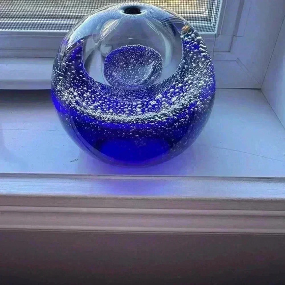 Beautiful cobalt blue paper weight, oil lamp or  candle holder - Picture 1 of 6